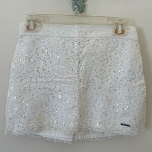 2010s A&F White Lace and Sequin Mini Skirt 
Size: Medium 
NWOT